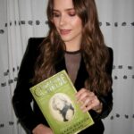Sophia Bush Instagram - Guess who’s on @workinprogress today!? 🔮 On October 17th I had a great pleasure of hosting my sweet sister @hilarieburton’s LA book tour stop. We talked all things #GrimoireGirl, magic, love, friendship, how “poor choices” make for a good life, and what it means when we decide to tell our stories. It was such a special chat that we brought it to the pod to share it with all of you. Enjoy! 🫶🏼 #linkinbio