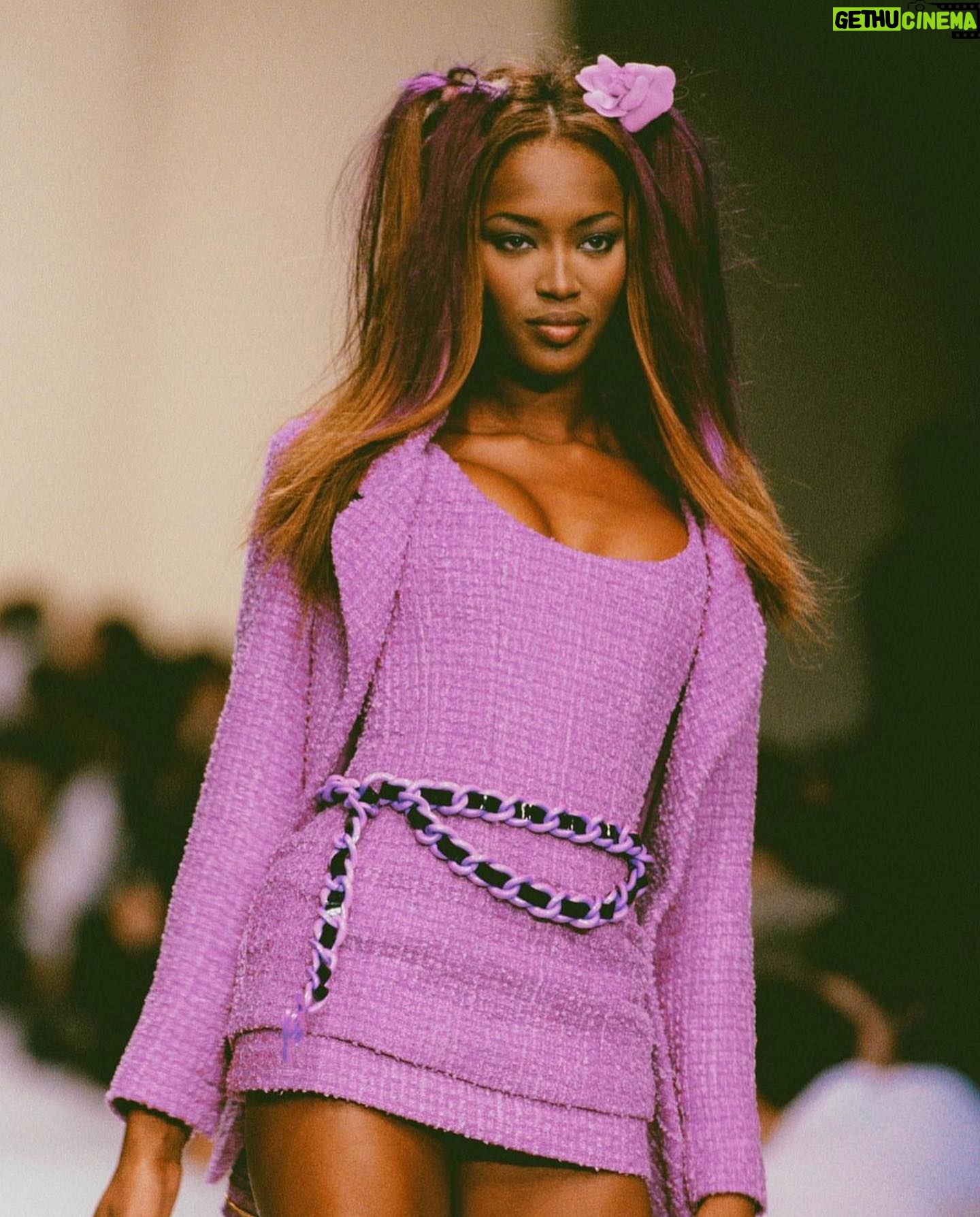 Coco Jones Instagram - The one & only Naomi Campbell 💅🏾
‘94 Chanel Spring/Summer Edition #Halloween