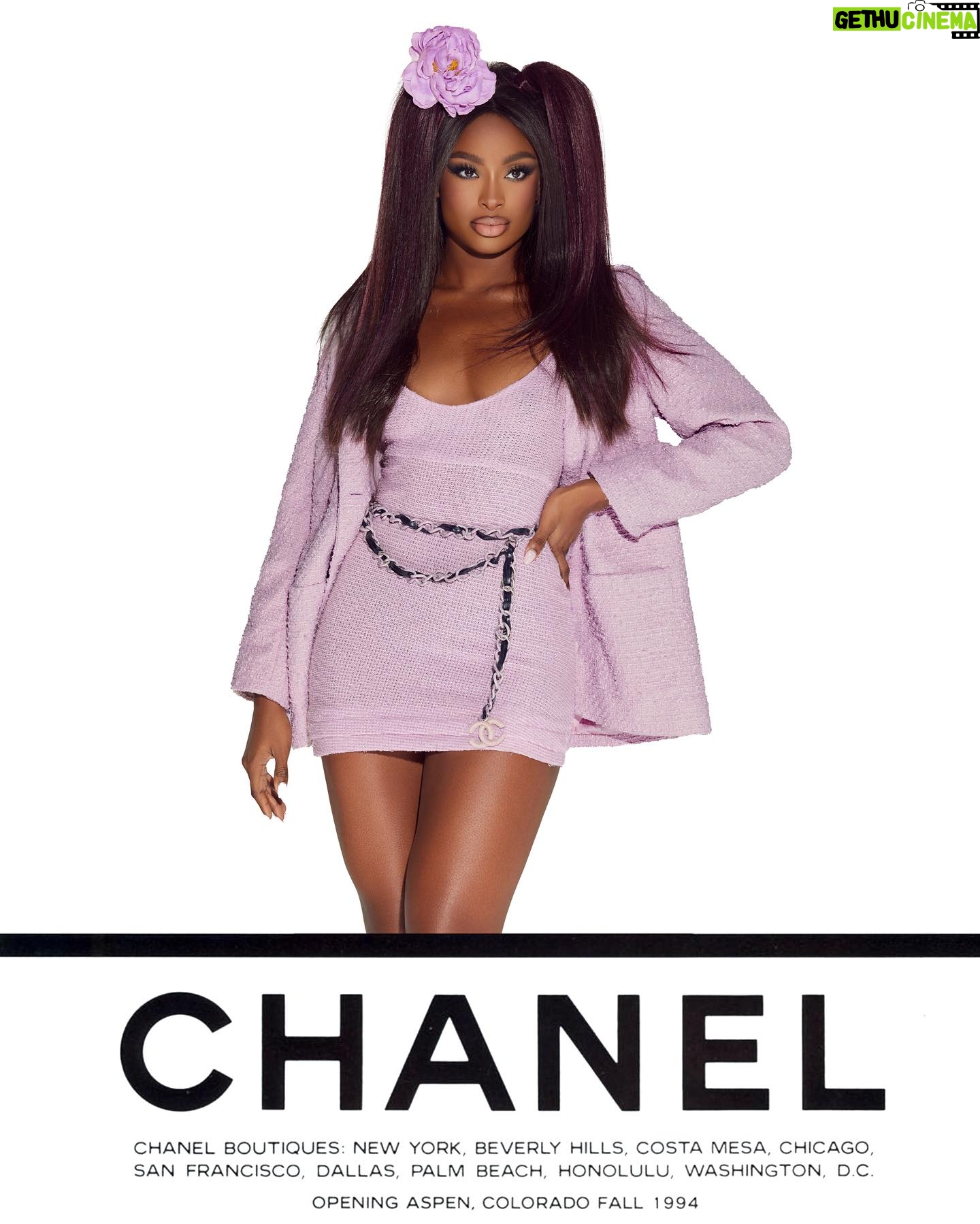 Coco Jones Instagram - The one & only Naomi Campbell 💅🏾
‘94 Chanel Spring/Summer Edition #Halloween