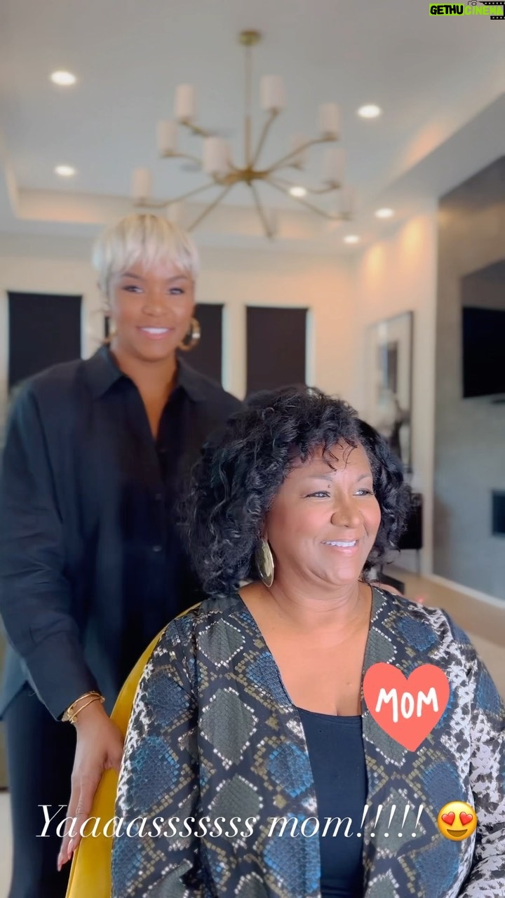 LeToya Luckett Instagram - ✨Mommy & Me✨
So I just put mom onto one of my @mielleorganics faves!!! Of course I’m speaking of the Rosemary Mint Light oil. She definitely sees a big difference & loving her results!! Get yours now at your nearby @target store 💕
@pamluckett ❤️