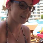 Lolita Milyavskaya Instagram - Моя Девочка! Ты для меня всегда малышка. Ты очень нежная и мудрая. Ты эмпат. Твоё сердечко умеет любить так искренне.⁣⁣⠀
У нас семейка открытая и своеобразная, наверно для кого-то), но нам в ней хорошо и тепло.⁣⁣⠀
Спасибо 1998 году за Подарок, Ты Пришла ко мне от Бога. Люблю от Земли до Неба. Хочу, чтобы просто была здоровенькой. Это хотелки любой мамы).⁣⁣⠀
Моё Счастье. Лишь бы жить долго, чтобы оберегать тебя❤️❤️❤️⁣⁣⠀
С Днём Рождения, мой скорпиончик❤️