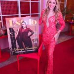 Sherlyn Instagram – Mira nada mas… Cumpliendo más sueños… me gusta mi vida bonita 

Stylist @benditoclosetstyle 
Vestido @odalysmarino
Manager @alepalomera1 
Portada @estylomag 
Gracias @ricardo_h01 por el gran equipo y el cariño!