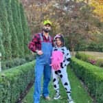 Jessie James Decker Instagram - Farmer Decker been milkin me since 2011 #happyhalloween