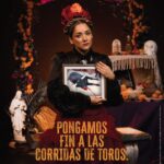 Sherlyn Instagram – En este altar, recordamos las vidas perdidas en las plazas de toros. 🙏🕯️ @sherlyny se une al llamado para poner fin a esta cruel tradición. El verdadero espíritu mexicano reside en la tradición, la familia y la compasión. 💔🐃 #DiaDeLosMuertos #EndBullfighting

Vestuario: @annaruiz.mia

Maquillaje y cabello: @ildegoncalves

Manicura: @nailsbydonnad

Management:
@palomeragroup
@alejandrapalomera