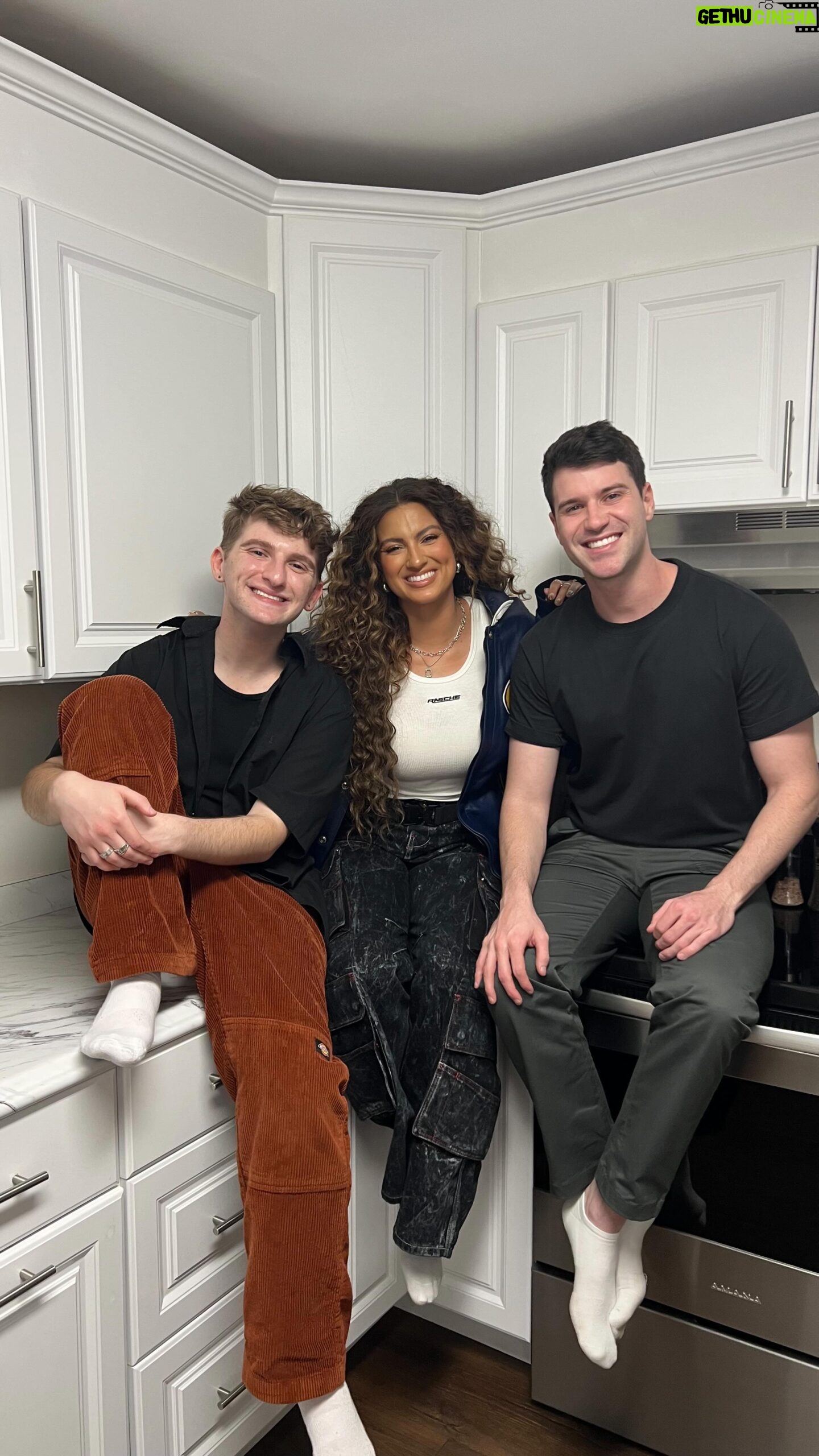 Tori Kelly - 112.4K Likes - had so much fun singing with these 2!! riffs giggles all day π«Άπ» @anthonygargiula & @jonathantilkin