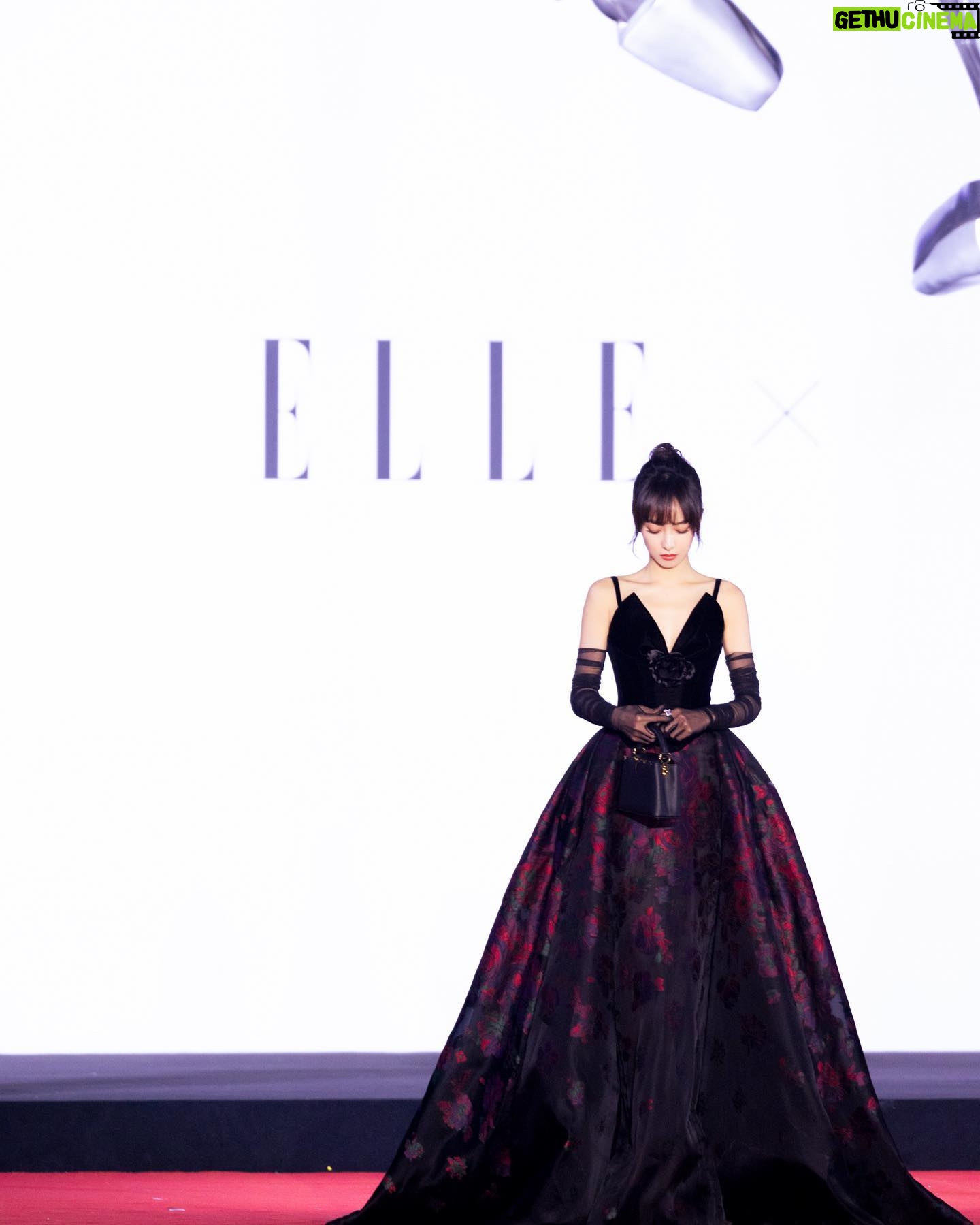 Victoria Song Instagram - ❤️
#zuhairmurad
#ZMCouture
#ellestyleawards2023
@creammaostylist