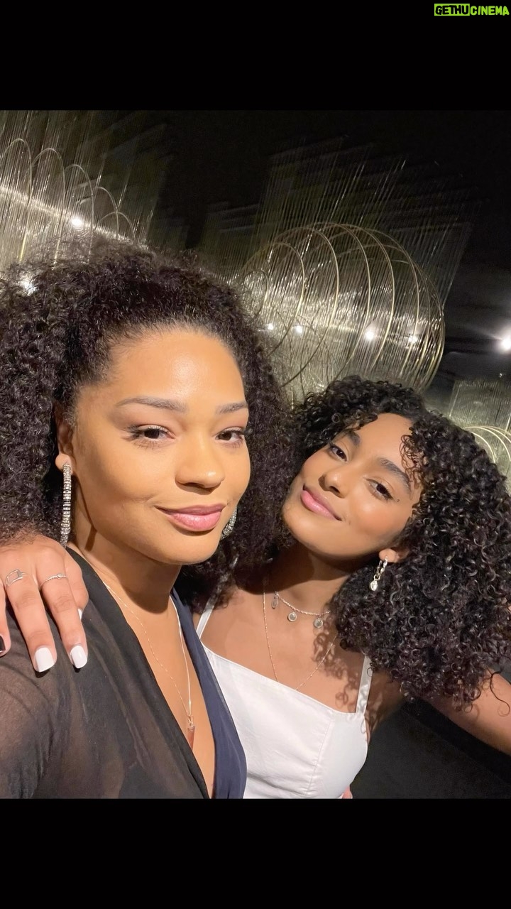 Juliana Alves Instagram - Soube que ela vai realizar mais uma conquista especial!
@liviasilva está no elenco da nova versão da novela Renascer na Globo!
Eu amei a primeira versão e agora não vou perder! Que alegria!!❤️👏🏾👏🏾👏🏾✨
Por enquanto, podemos apreciar essa preciosidade no filme PRIMAVERA- Um Ano Inesquecível no PrimeVideo
Onde somos mãe e filha em conflito, um filme lindo e muito especial pra mim!
Voooaaaaa, minha linda! Você merece o mundo!!!
Amo vcs @luciasantosof ❤️❤️
#TBT