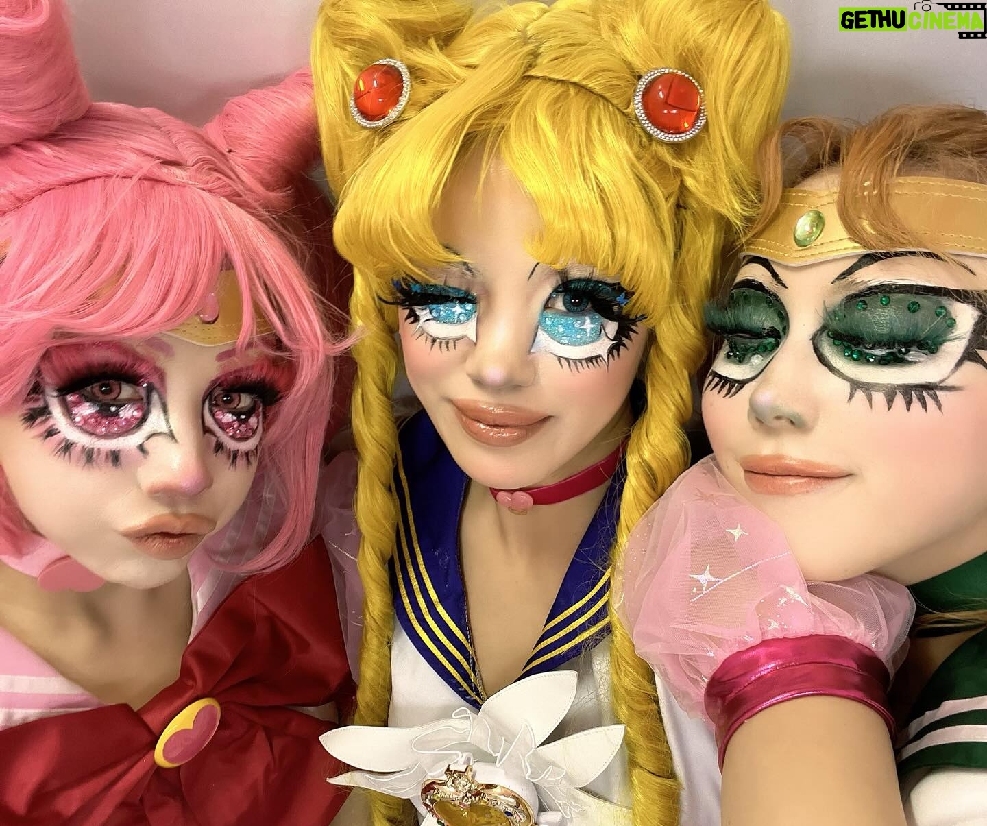 Riisa Naka Instagram - 美少女にゃんぴょん戦士🐈⬛🌙💝✨🪄
YouTubeにメイク動画アップしたよ😂🤣
