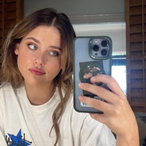 Nicole Wallace Instagram - 🤳 🪞