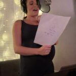 Jessie James Decker Instagram - Most people don’t know this but @sydneyraebass and I sang together all the time growing up. Can you tell from this clip?? Link in bio to hear “Away In A Manger” featuring mama, Sydney and Ali now!! Will be sharing more behind the scenes recording in the studio together soon. We had so much fun 🥰❤️