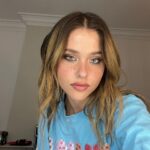 Nicole Wallace Instagram - 🤳 🪞