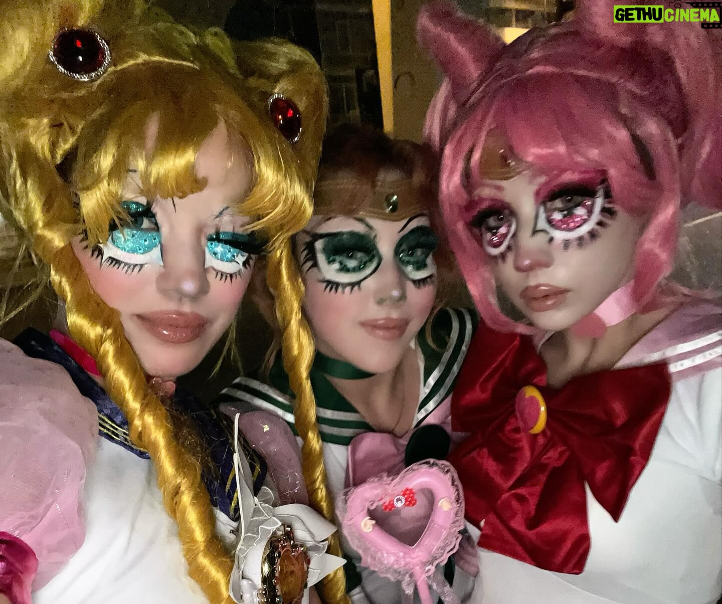Riisa Naka Instagram - 美少女にゃんぴょん戦士🐈⬛🌙💝✨🪄
YouTubeにメイク動画アップしたよ😂🤣