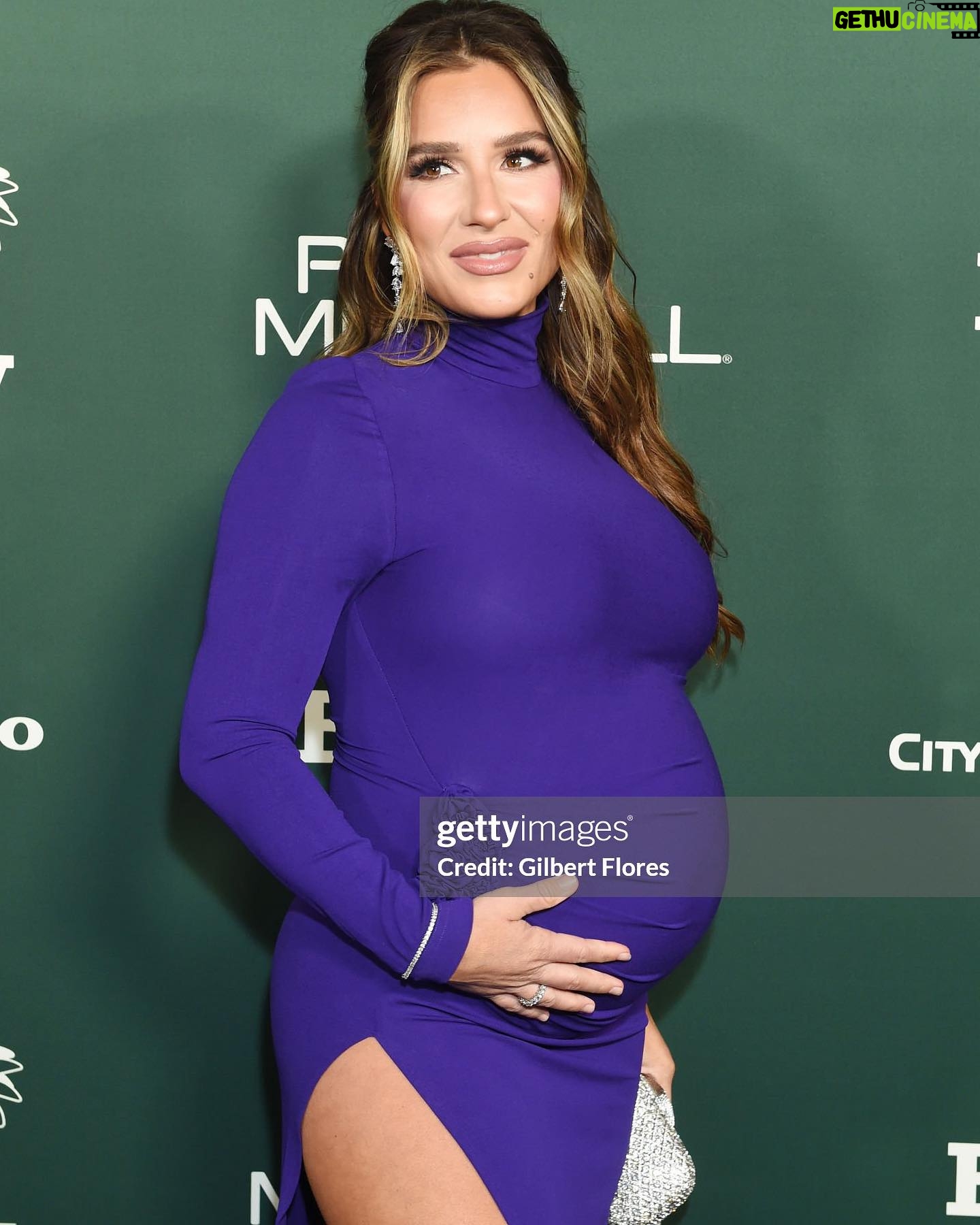 Jessie James Decker Instagram - Beautiful evening @baby2baby ✨