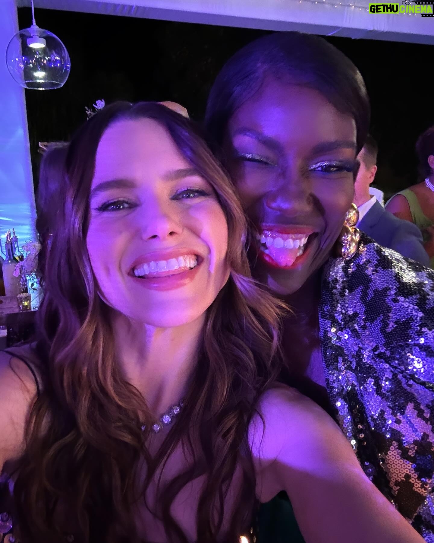 Sophia Bush Instagram - Happy Diwali 🪔 Thank you to the most gracious host and friend, @lilly, for gathering us all in such beautiful community last night to celebrate love and light.
To be together, surrounded by some of the most loving women and most creative change-makers I know, offered the silverest of linings in a time of such cloud cover. Thank you for the joy and the 11:11 magic. #Diwali