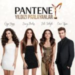 Özge Yağız Instagram - Enerjimi ve gücümü yansıtan saçlarımla yılın gecesine hazırım! 🤩 #PanteneAltınKelebek için geri sayım başladı, Gücünü Gösterenlerin Gecesi’ne sadece 3 hafta kaldı! 🌟 Sürprizler için beni ve @panteneturkiye ‘yi takip etmeyi unutma! 💛 #GücünüGösterenlerinGecesi #işbirliği