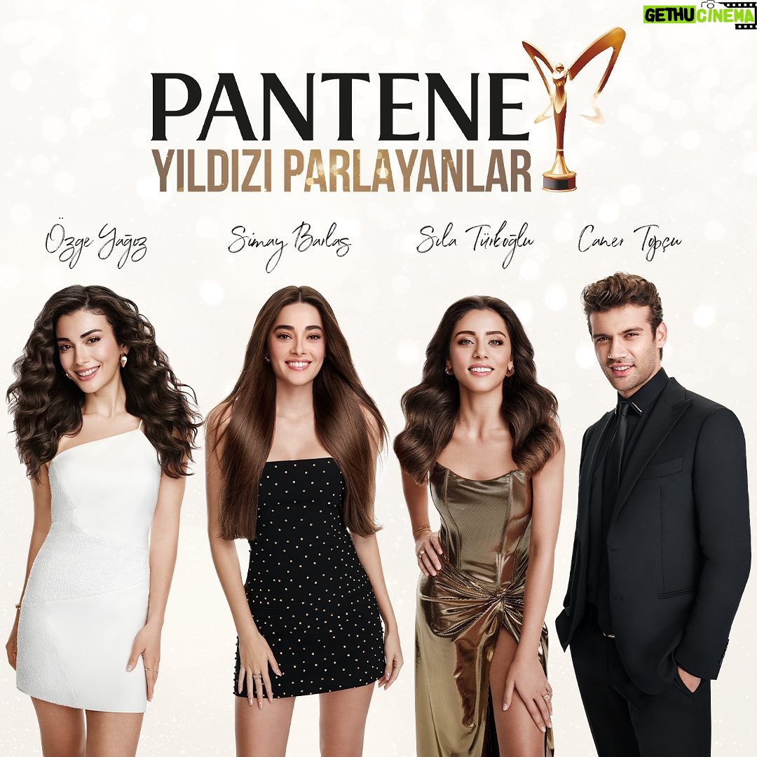 Özge Yağız Instagram - Enerjimi ve gücümü yansıtan saçlarımla yılın gecesine hazırım! 🤩 #PanteneAltınKelebek için geri sayım başladı, Gücünü Gösterenlerin Gecesi’ne sadece 3 hafta kaldı! 🌟 Sürprizler için beni ve @panteneturkiye ‘yi takip etmeyi unutma! 💛 #GücünüGösterenlerinGecesi #işbirliği