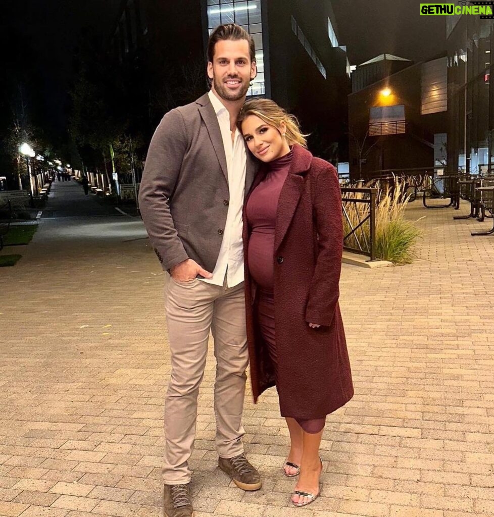 Jessie James Decker Instagram - Mom and Zad 48 hour travelzzzz makin us feeel wild🎉 Good food, pool time and dressin up feelin cute ❤️ ps Eric had a burrito everyday so I needed to docu it.