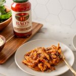 Jessie James Decker Instagram - I’ve teamed up with @raoshomemade, my most-loved pasta sauce brand, to bring you our take on my FAVORITE recipe from my newest cookbook, Just Eat: “One-Pot Ground Turkey Caramelized Onion & Spinach Penne.” Rao’s Homemade sauces use Italian tomatoes, fresh garlic, onion and basil, and are slow-simmered to perfection so your family is guaranteed to love it! Head to your local Walmart or Walmart.com to get your own Rao’s Homemade new Caramelized Onion Pasta Sauce to elevate any dish! #raoshomemadepartner #ad @walmart