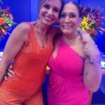 Susana Vieira Instagram - Dia feliz revendo amigos nos estúdios Globo!!! 🤍✨ @tvglobo
