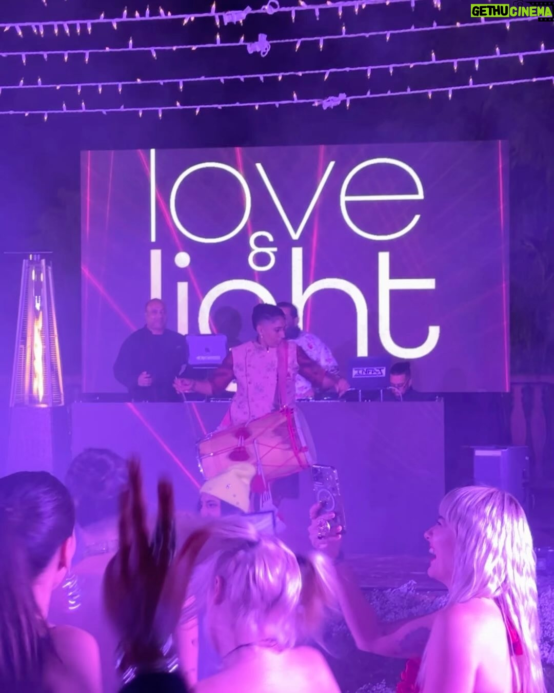 Sophia Bush Instagram - Happy Diwali 🪔 Thank you to the most gracious host and friend, @lilly, for gathering us all in such beautiful community last night to celebrate love and light.
To be together, surrounded by some of the most loving women and most creative change-makers I know, offered the silverest of linings in a time of such cloud cover. Thank you for the joy and the 11:11 magic. #Diwali