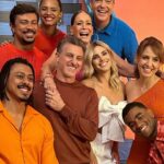 Susana Vieira Instagram - Dia feliz revendo amigos nos estúdios Globo!!! 🤍✨ @tvglobo