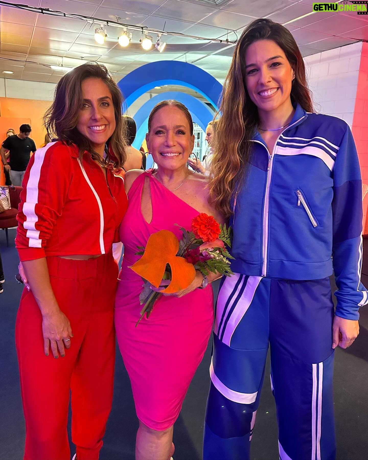 Susana Vieira Instagram - Hoje a festa é sua… Hoje a festa é nossa!!! 🤍✨