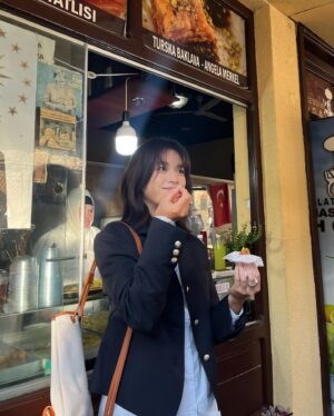 Han Hyo-joo Instagram - #북마케도니아 
#northmakedonia 
#ohrid

.....with Mom 🤍