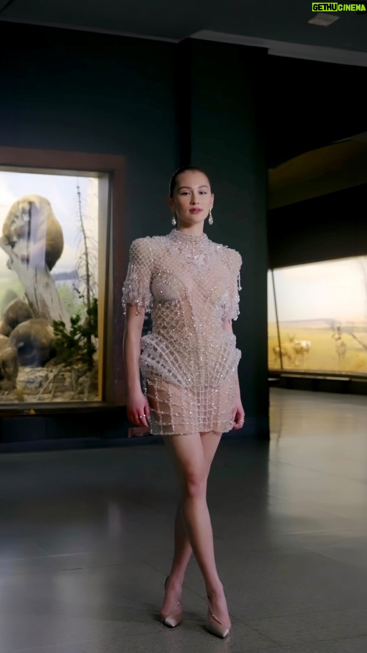Lola Tung Instagram - Breathakingly gorgeous π€ #LolaTung joins us for her first-ever #CFDAAwards and looked absolutely stunning in an embellished crystal number from Balmain.
@Lola.Tung #TheSummerITurnedPretty #TSITP #CFDA
Director: @alitheacastillo
DP/Director: @thestreetsensei
Production: @ofbecomingus
Cam Op: @jameskolsby
Gaffer: @zwr_____
Assist: @adriantseng_picture @theingitt
Edit: @alitheacastillo
Color: @thestreetsensei