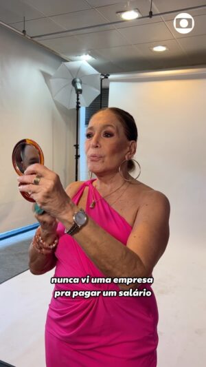 Susana Vieira Instagram - espelho meu 🪞 😉💄 @tvglobo