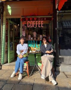 Han Hyo-joo Instagram - #북마케도니아 
#northmakedonia 
#ohrid

.....with Mom 🤍