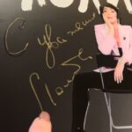 Lolita Milyavskaya Instagram - Я долго выбирала, что разместить на двух винилах.⁣⁣⠀
Первая пластинка - то, что называется Хитами. Там то, что Вы слушали многие годы, начиная с «Академии»✌️⁣⁣⠀
Вторая пластинка - то, что мне нравится и друзьям). Там даже подписано, что и кто выбрал)😜⁣⁣⠀
Хочу сказать огромное спасибо Сергею Красненко @sergeysergey за то, что сидел с секундомером и выверял каждый трек и количество на каждой стороне, за то, что пока я была на гастролях, контролировал заливку винила!⁣⁣⠀
Отдельное Спасибо рекламно-производственному холдингу «СловоДело» slovodelo.ru за выпуск обложки!!!! И лично Юлии❤️ Сколько Труда стоила моя «хотелка» с фигуркой из смолы!!!⁣⁣⠀
Спасибо!!! И отдельный респект моим партнёрам по выпуску лимитированного альбома, новому лейблу «Fenix Music» @fenixmusiclabel✌️🙏❤️⁣⁣⠀
Ну вот и уместилась моя творческая жизнь на все 4 стороны)) юбилейного винила🎤🍾