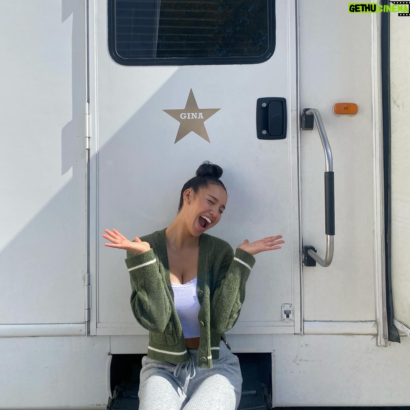 Sofia Wylie Instagram - Hi guys!! Here’s a lil photo dump from filming season 4!!!!
I love each and everyone person who worked on this show so much. I have found some of my best friends, learned some of my biggest lessons, and have literally GROWN UP on this show. I never had a high school experience, but this show gave me a taste of that. I got to go to homecoming, camp, prom, be in a school musical, a drama club, be a cheerleader, and truly be accepted for the first time during these past 4 years on hsmtmts. The amount of work everyone on this show has put in, is above and beyond. I want to express my gratitude to all the crew members, cast, writers, producers, directors, and EVERYONE who has supported the show over the years. Thank you thank you thank you for making these some of the best, most growing years of my life♥️ I love you! @highschoolmusicalseries