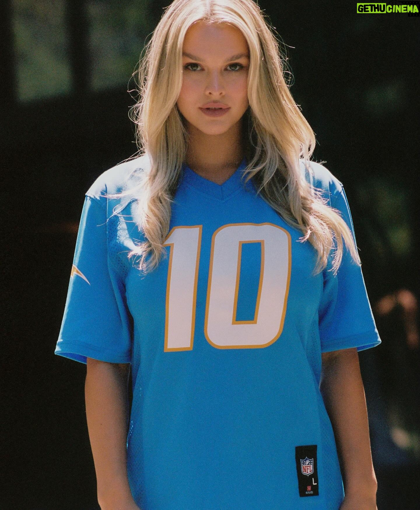 Kinsey Wolanski Instagram - Thank you @chargers for having me out today, see you guys for football Sunday 🏈