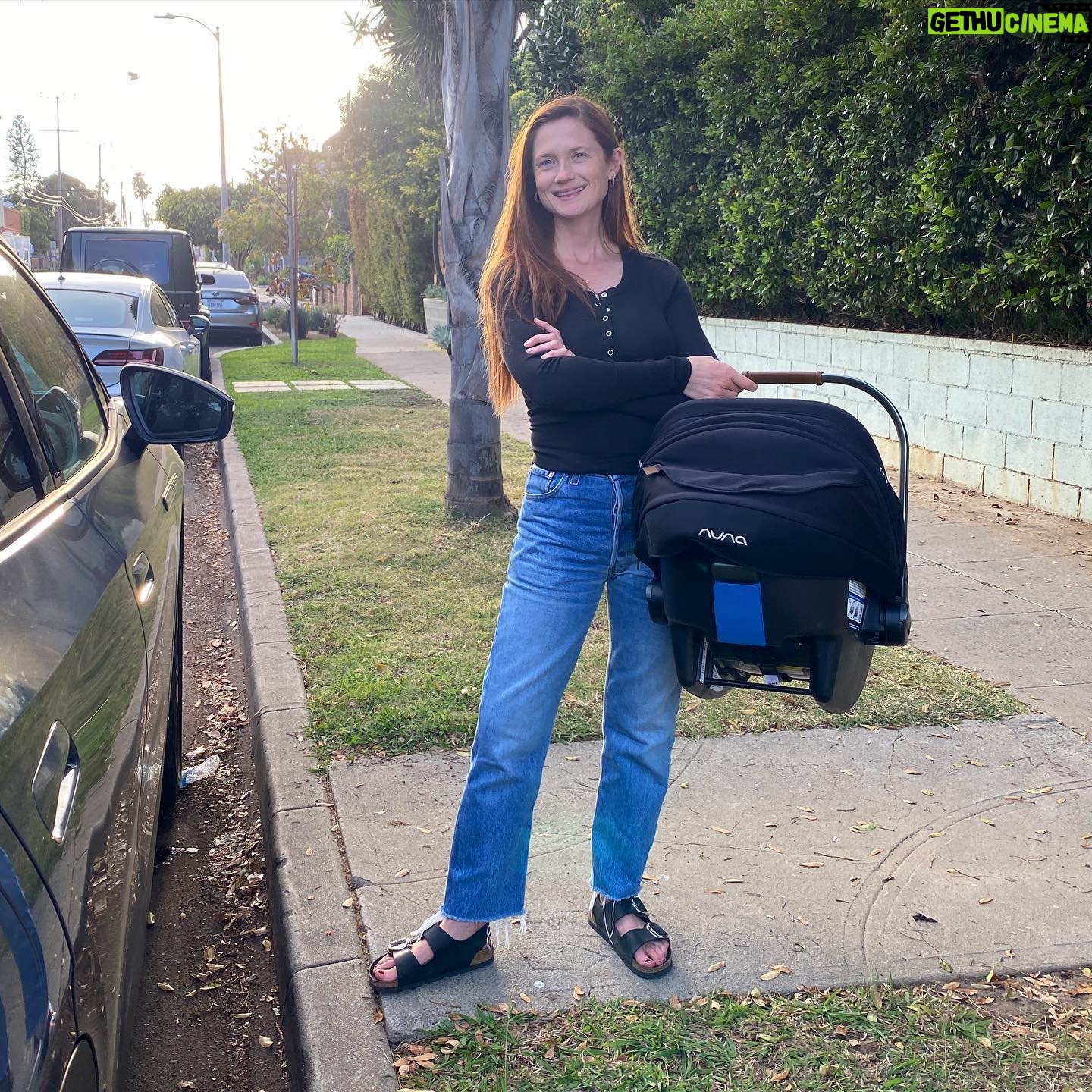Bonnie Wright - 269.9K Likes - Getting back out into the world and in and out of the car with little Elio Ocean has been breezy with our PIPA rx PIPA relx base in Caviar #myNuna #NunaFamily #Nuna