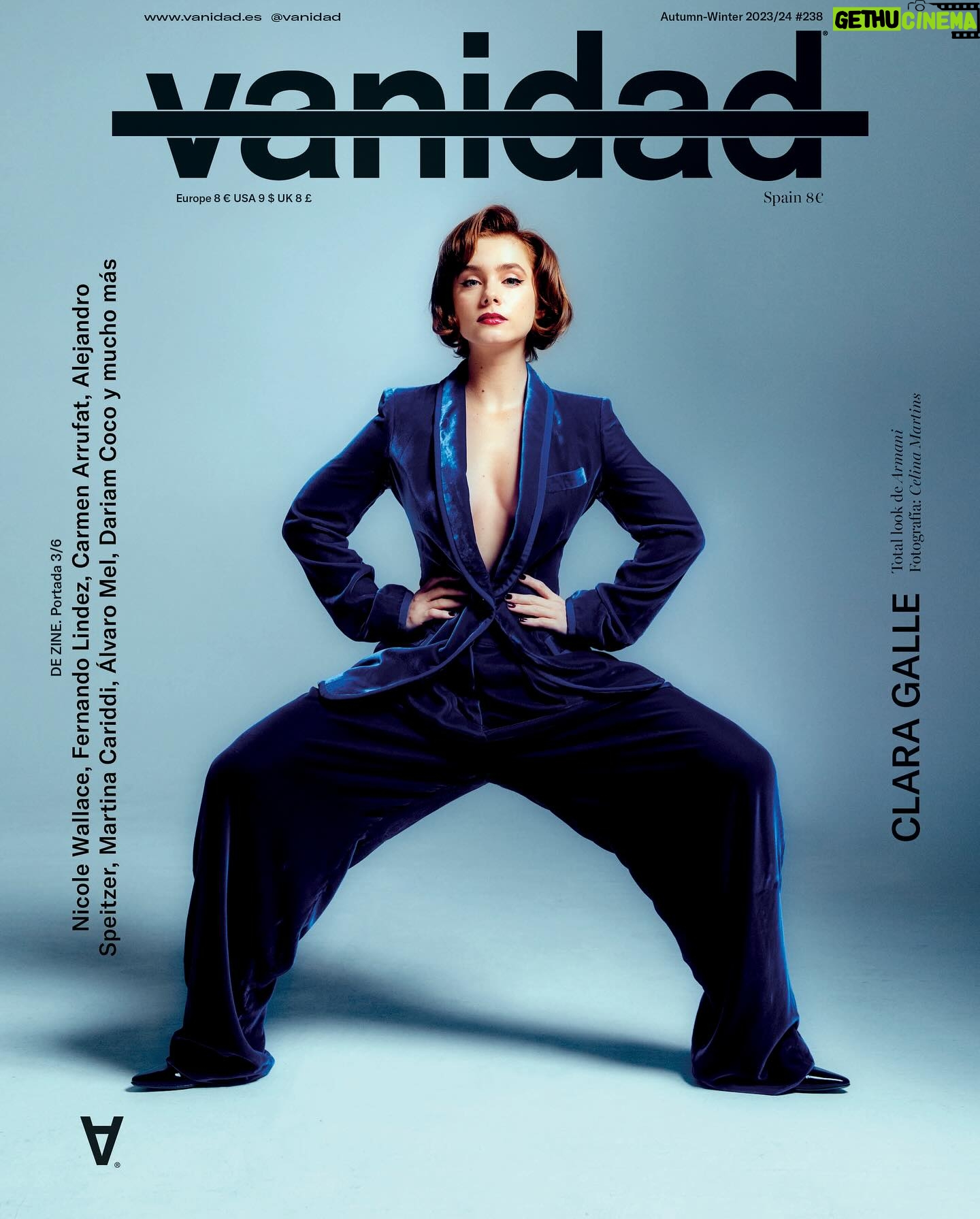 Clara Galle Instagram - No sé cómo explicar la ilusión que me hacen estas fotografías!💜 Portada de @vanidad ✨
Se nota la ilusión que había ese día de todo un equipo increíble! 🫂
Muchas muchas gracias🧡
FOTOGRAFÍA: @celinamartiins
ESTILISMO: davidrivas__
ENTREVISTA: @_annalarcon
MAQUILLAJE: @ikasanchezfr (muy heavy lo que hiciste💜)
ASISTENTE FOTO: @marcosjimenez.m
