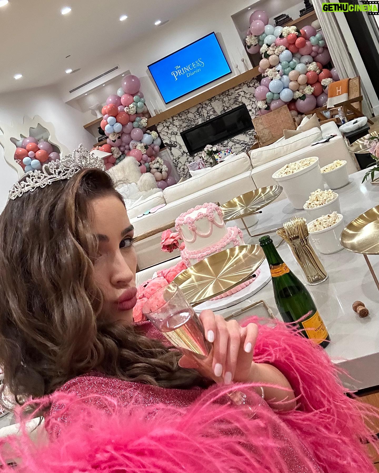 Olivia Culpo Instagram - Happy official birthday to my baby sister @sophiaculpo Amelia Thermopolous PrinCESS of Genovia. I love you!!!!!!