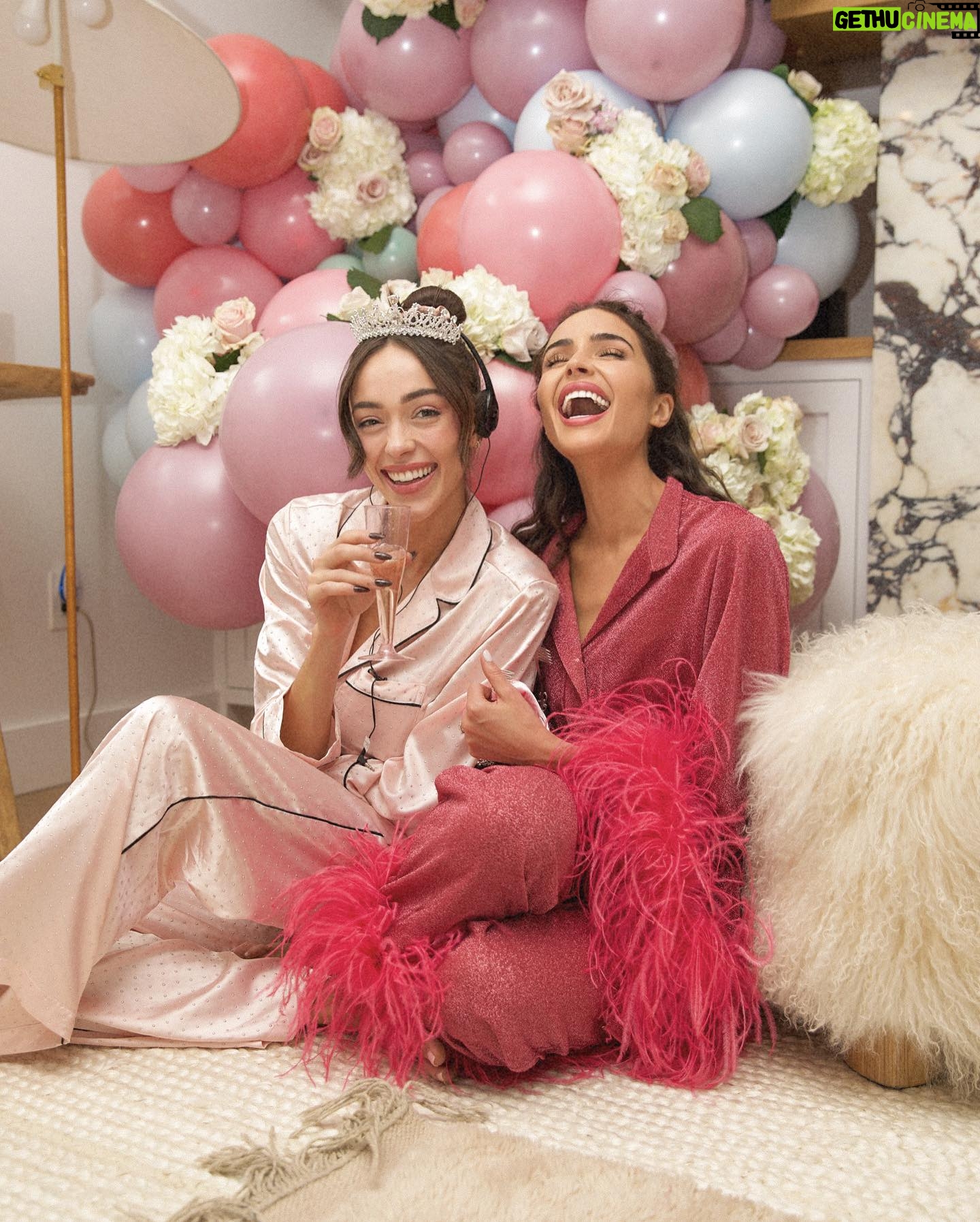 Olivia Culpo Instagram - Happy official birthday to my baby sister @sophiaculpo Amelia Thermopolous PrinCESS of Genovia. I love you!!!!!!