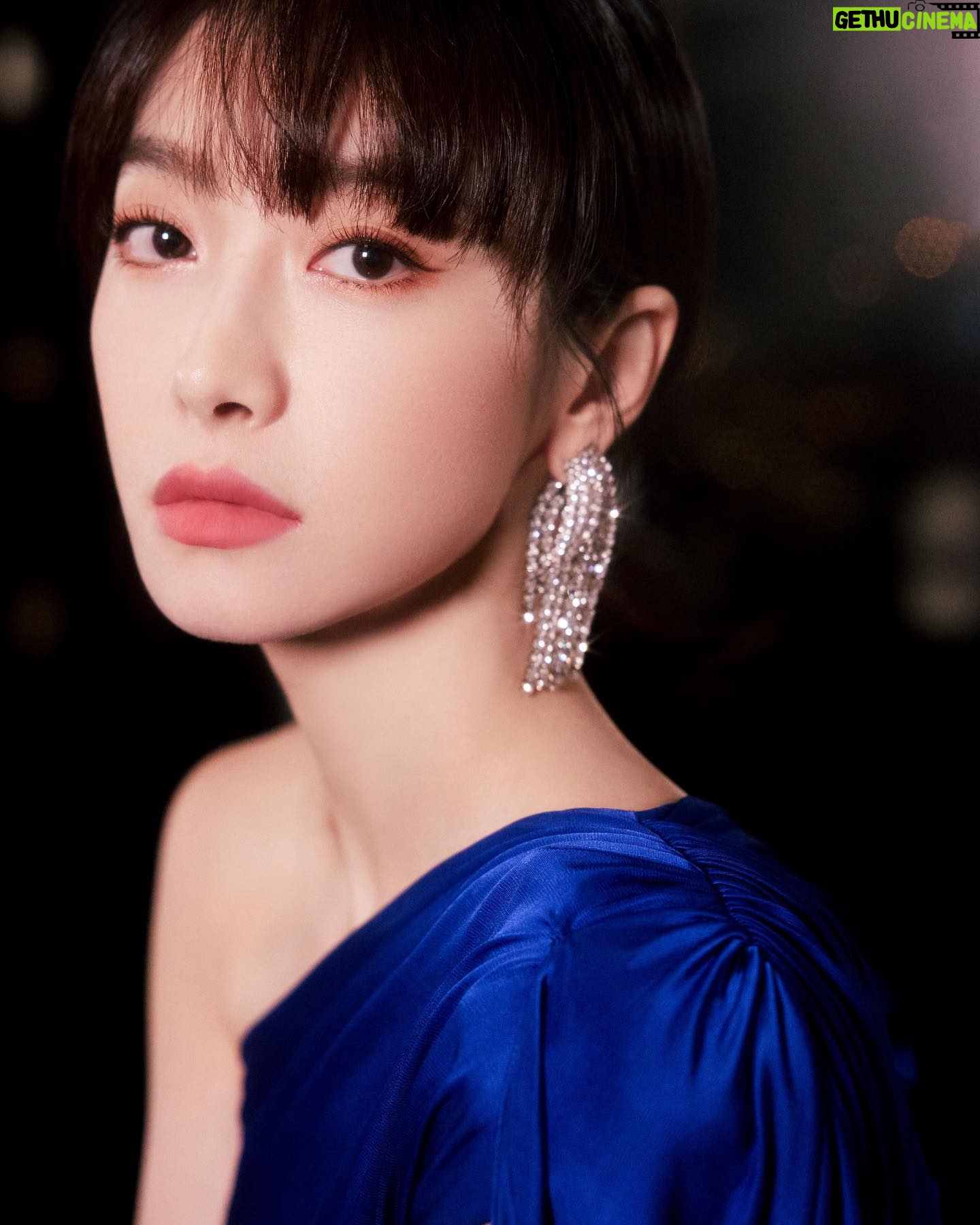 Victoria Song Instagram - 💙
@alexandrevauthier
@creammaostylist