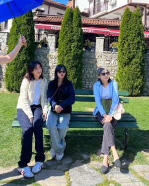 Han Hyo-joo Instagram - #북마케도니아 
#northmakedonia 
#ohrid

.....with Mom 🤍