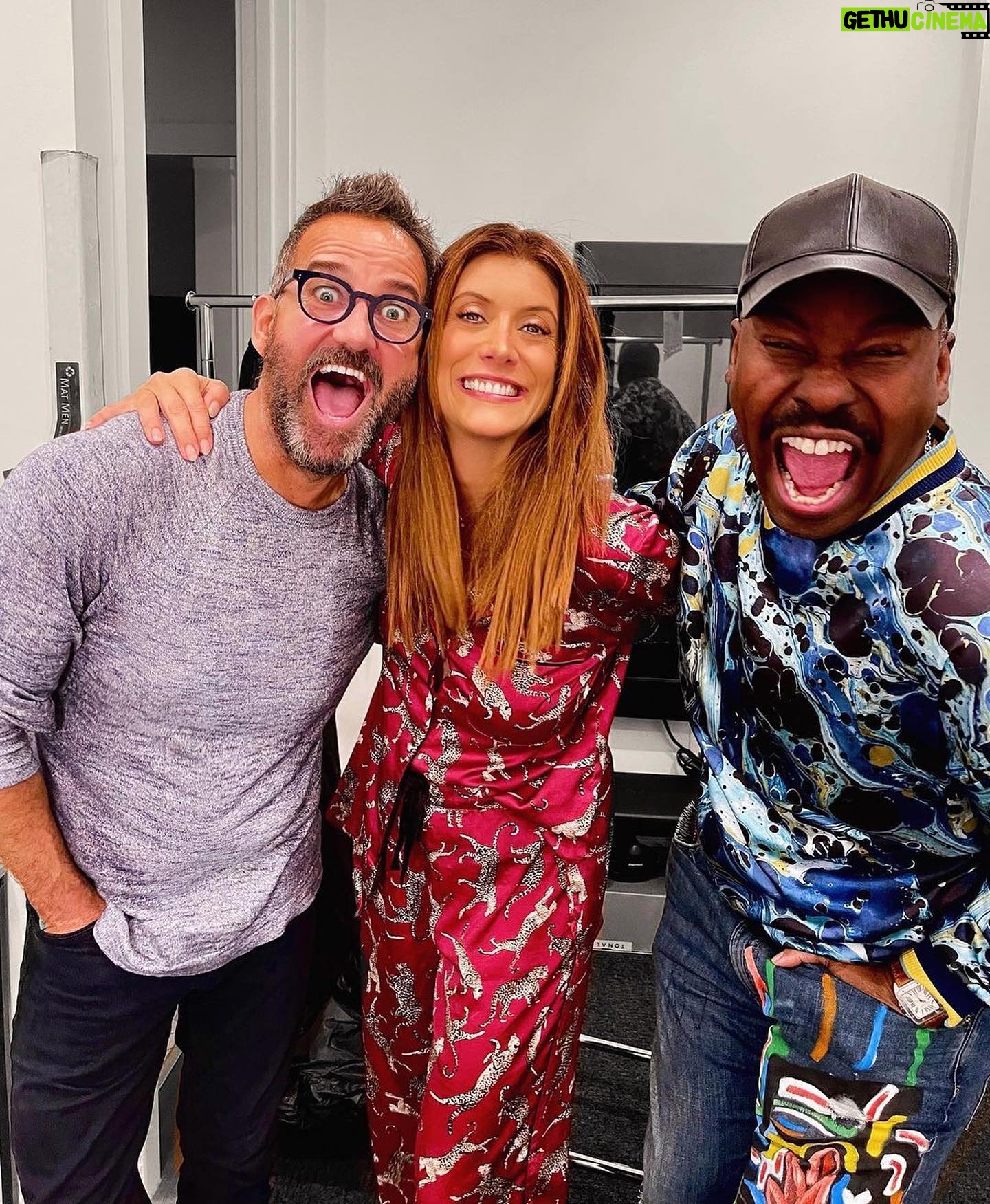 Kate Walsh Instagram - πππβ’ @sergiowastaken Surprise! The band got back together yesterday and it was a glorious, glorious day!!! π₯°
#katewalsh #secretproject #hair #makeup #stylist
Glam
@tedgibson Hair
@kevinmichaelericson Stylist
@sergiowastaken Makeup