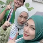 Erra Fazira Instagram – 15 Nov 1988 Palestine diisytiharkan sebagai sebuah negara..🇵🇸🇵🇸🇵🇸 
Saudara Palestineku, kita mungkin berjauhan tapi doa kami sentiasa dekat bersama kalian.. 🤲🏻❤️

We stand in solidarity with Palestinians.. 
.
From The River To The Sea
Palestine Will Be Free!!! 🇵🇸🇵🇸