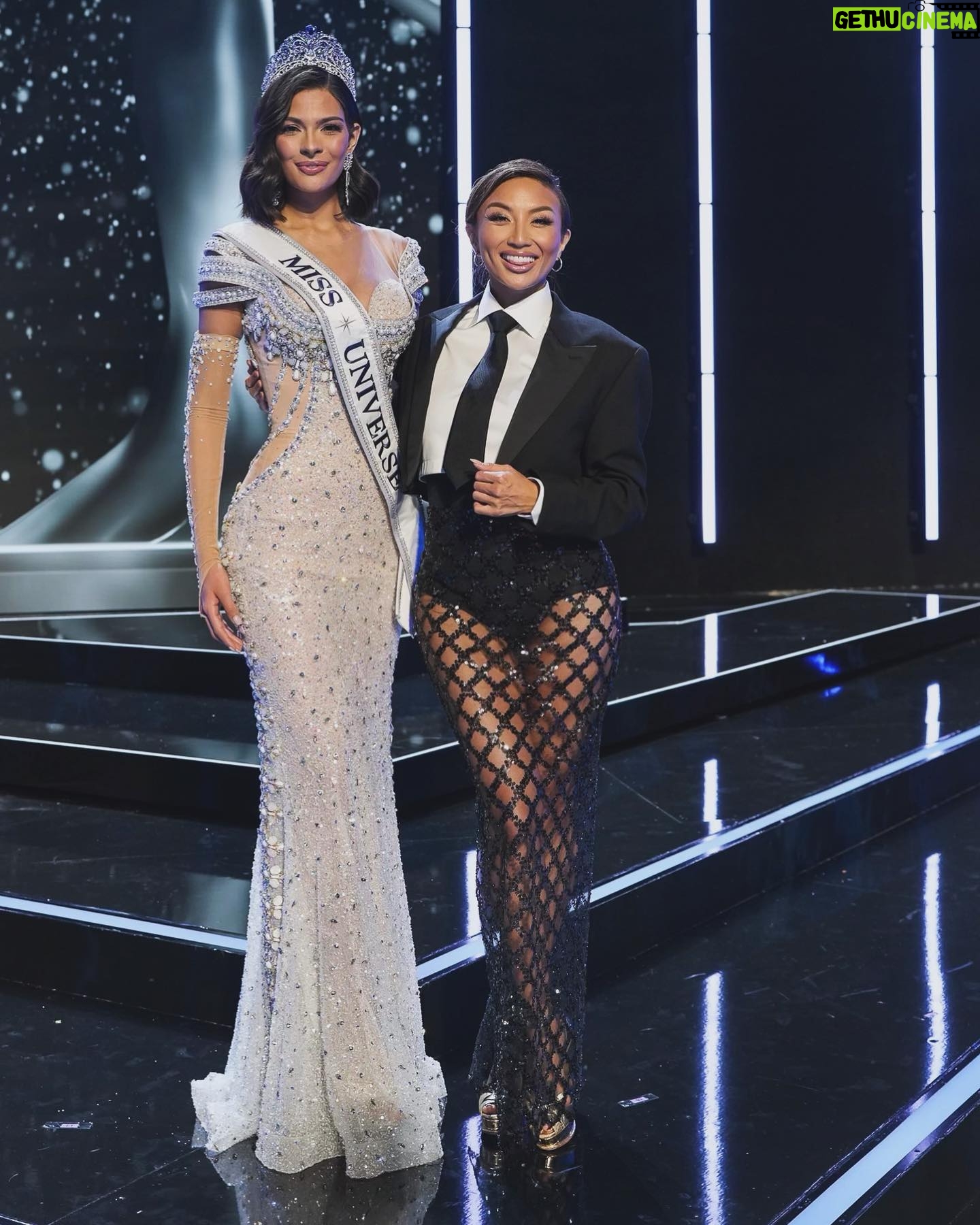 Jeannie Mai Instagram - 🕴️✨🕴️✨🕴️
Last slide: me squeezing all my love and excitement into @realpaulashugart for her journey ahead. This organization blazed bright because of your grace & leadership… you’re the OG Miss Universe to me 👑 #72ndmissuniverse #missuniverse2023