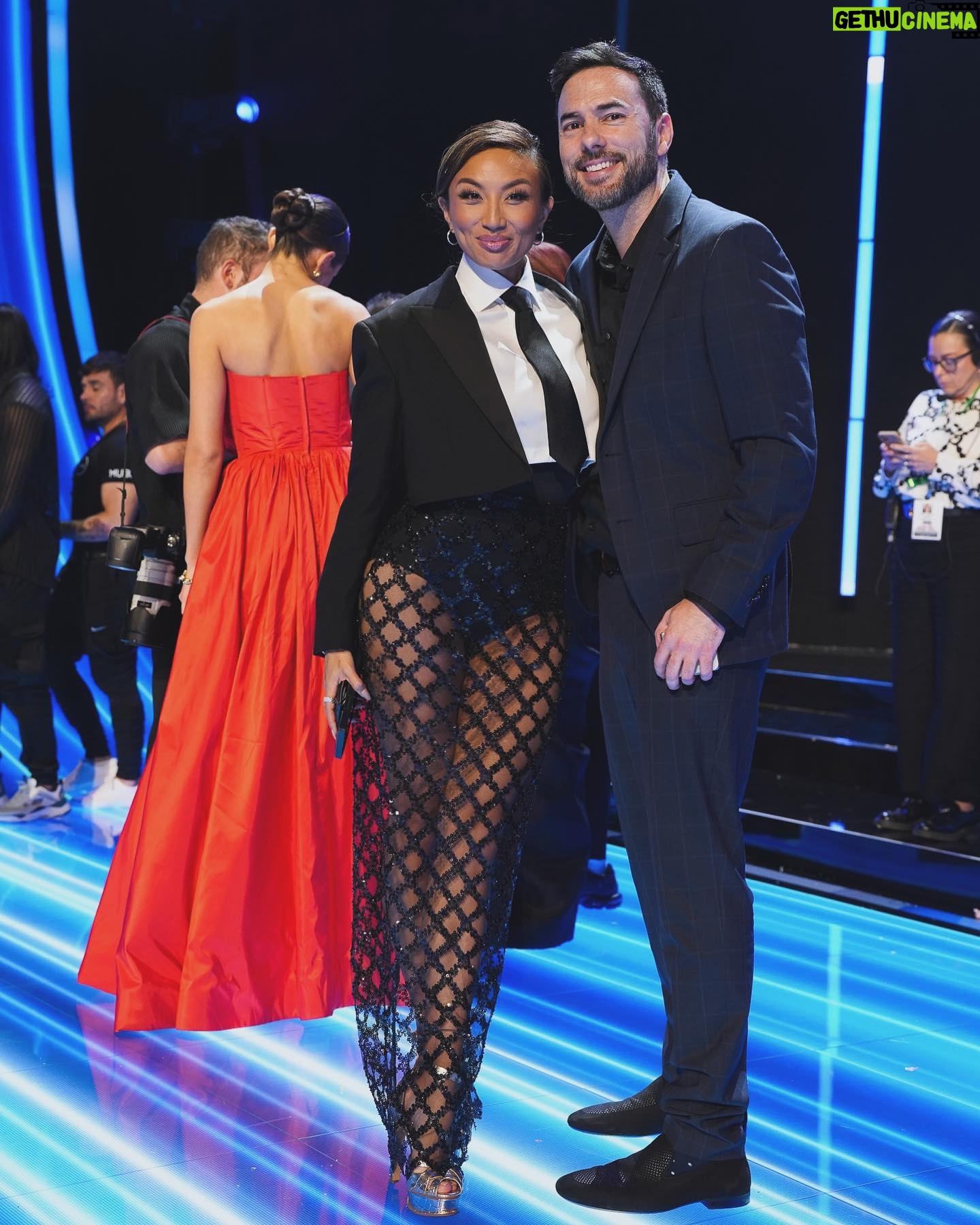 Jeannie Mai Instagram - 🕴️✨🕴️✨🕴️
Last slide: me squeezing all my love and excitement into @realpaulashugart for her journey ahead. This organization blazed bright because of your grace & leadership… you’re the OG Miss Universe to me 👑 #72ndmissuniverse #missuniverse2023