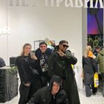 Lolita Milyavskaya Instagram - После Питерского концерта традиция у меня), мы с друзьями ходим по выставкам!⁣⁣⠀
Сегодня организованная Яндексом, вдохновлённым панк-культурой не без сериала «Король и Шут» @korolishut_serial точно - выставка обо всех, кто явился родоначальником и знаковыми фигурами этого не только музыкального течениям!!! @punk_culture_spb⁣⁣⠀
Для меня открытие - живопись Андрея Князева @andrey_knyazzev!!!⁣⁣⠀
Спасибо Агате Князевой @agatenish, чьи силы, фантазии, сердце, вложенные в этот большой проект👏⁣⁣⠀
Спасибо, что провела нас по всем активностям,⠀спасибо за шепотом рассказанные реальные истории из жизни группы🙏❤️⁣⁣⠀
Всем советую к просмотру!!!! Санкт-Петербург, «Севкабель Порт» @sevcableport ✌️⁣⁣⠀
Спасибо, Яндекс👏👏❤️❤️✌️✌️✌️⁣⁣⠀
⁣⁣⠀
P.S. корешам моим любимым, подельникам по всем экскурсиям по Питеру, Гуляеву Игорю Геннадьевичу @igorgulyaevofficial и Грановскому Игорю Валерьевичу @granovskiigor, нижайший респект 🙏(Спасибо ))✌️✌️✌️