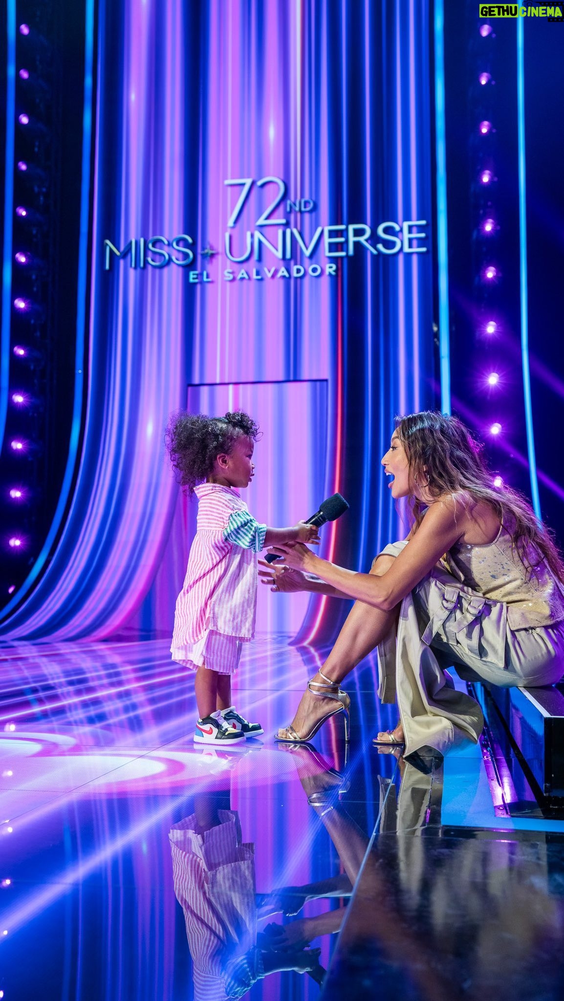 Jeannie Mai Instagram - Somebody please take me to a discoteca para some cumbia cuz this chica needs some divertida after hosting @missuniverse LIVE π₯³ππ»π―ββοΈπΈπ»πΈπ»πΈπ»#missuniverse #missuniverse2023 #72ndmissuniverse
Watch tonight on 7pm CT Live @therokuchannel