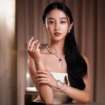 Kōki Instagram - 75th anniversary of the iconic serpenti @bulgari 

ブルガリ セルペンティ 75周年 時を超えて紡がれる無限のストーリー展✨✨✨
開催は11月9日（木）から26日（日）までです！ぜひご来場ください☺️

Thank you to the team 🥰❤️
Makeup and hair @rieshiraishi1220 
Styling @nagasawamika 
Nails @kiho 

@bulgari #Bulgari #BulgariJewelry #Serpenti #Serpenti75 #PR