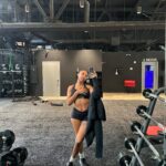 Zonnique Pullins Instagram - workout.work.mommy.repeat