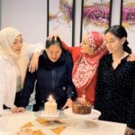 Erra Fazira Instagram – Wishing my two scorpio’s sisters @bettybanafee  @e.l.a.i.n.e78 a very happy birthday! i wish u both nothing but the very best.. happiness n success dunia dan akhirat! 😘 .
.
Will always admire ur kindness, fun personality, ur “bulldozer”n most of all ur beautiful heart!! 😁❤️.
.