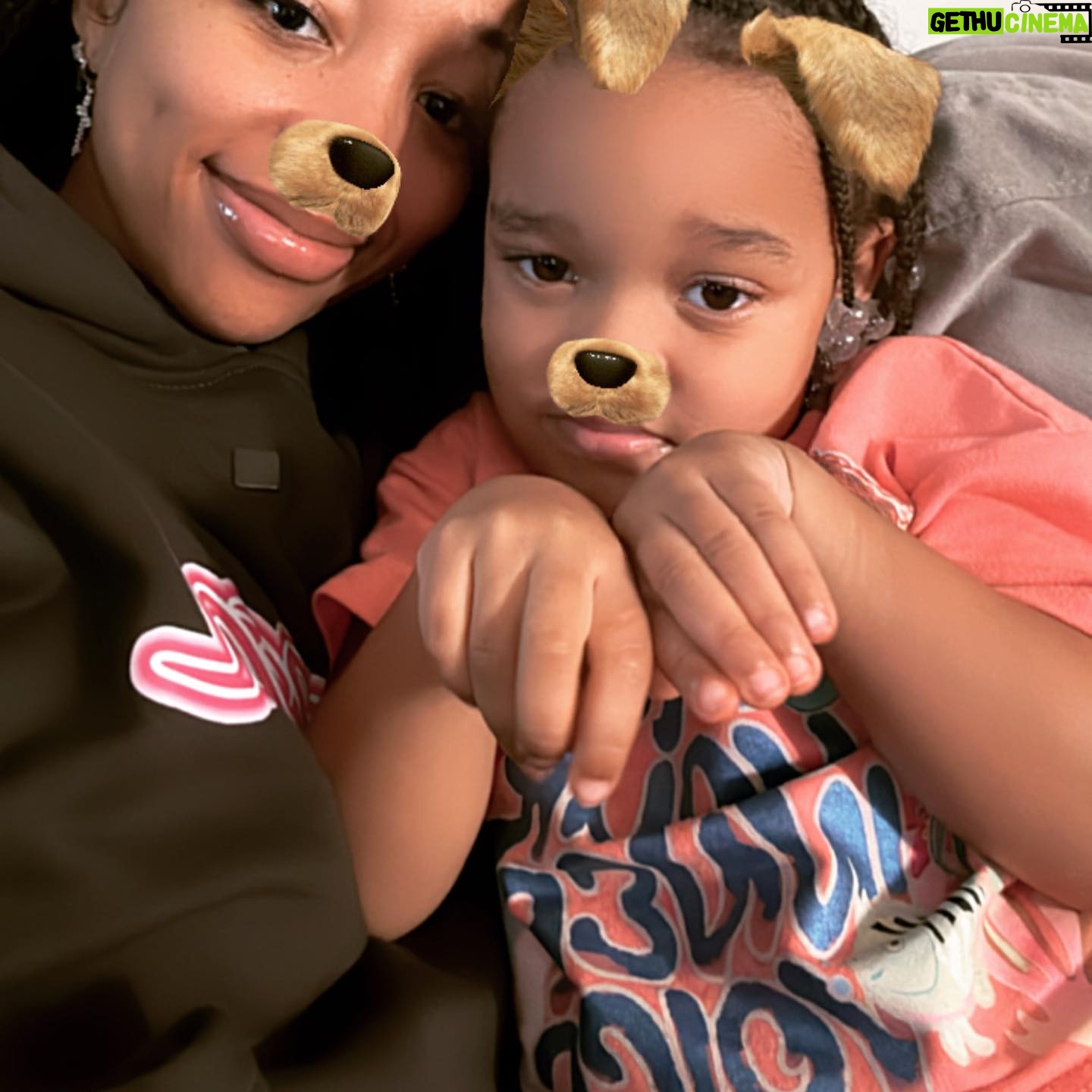 Zonnique Pullins Instagram - workout.work.mommy.repeat