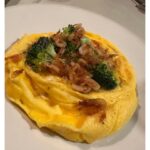 Nozomi Sasaki Instagram - #最近の美味しかった
これから、このハッシュタグで美味しかったものを載せていきます🍽️
興味なかったらスルーしてください😭🙏

1枚目〜3枚目
#songbook
4枚目仲良しママ友のお家で頂いたワイン#ボールナール
5枚目#吉次蟹蔵
6枚目友人が持ってきてくれたワイン#DOMAINEdeSAURIGNY#peg （長野）
7枚目#おそうざいと煎餅もんじゃ さとう
8枚目#自宅で食べたカプレーゼ
葡萄→#株式会社阿部農園、チーズ→#montana、ワイン→#FUSION、オリーブオイル→#ワイニートーキョー
9枚目#はだて いくら
10枚目#青葉台とりそら